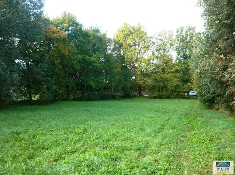 Grundstück 1 882 m² Iregszemcse, Ungarn