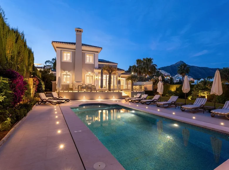 6 bedroom house 433 m² San Pedro Alcantara, Spain