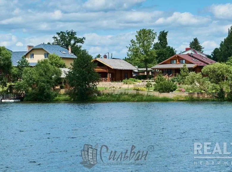 Cottage 380 m² cyki, Belarus