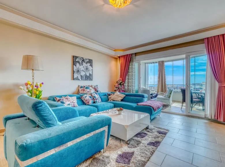 2 bedroom apartment 110 m² Mahmutlar, Turkey