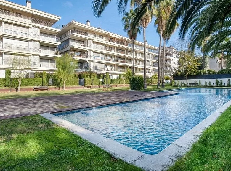 Mieszkanie 5 pokojów 238 m² Costa Brava, Hiszpania