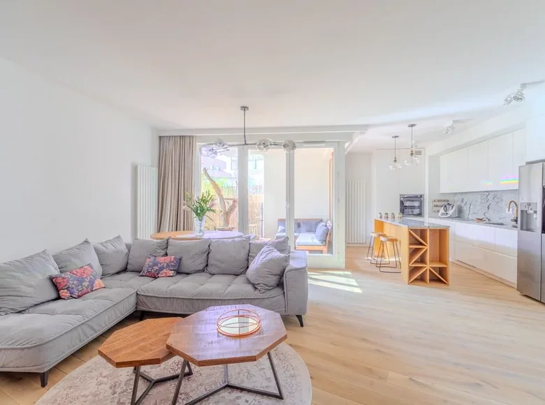 Mieszkanie 3 pokoi 91 m² Warszawa, Polska