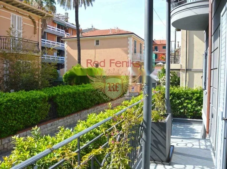 2 bedroom apartment 128 m² Bordighera, Italy