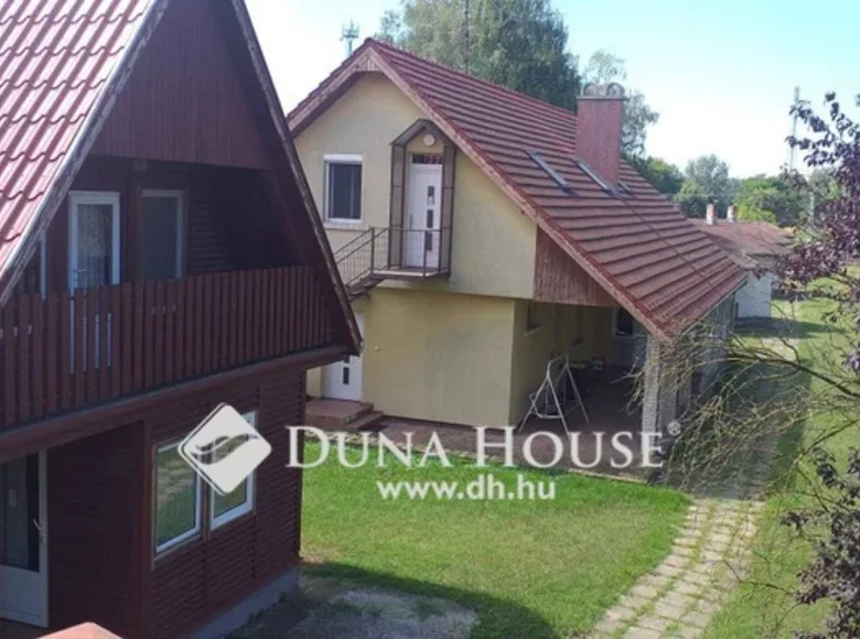 House 3 873 m² Tiszaalpar, Hungary