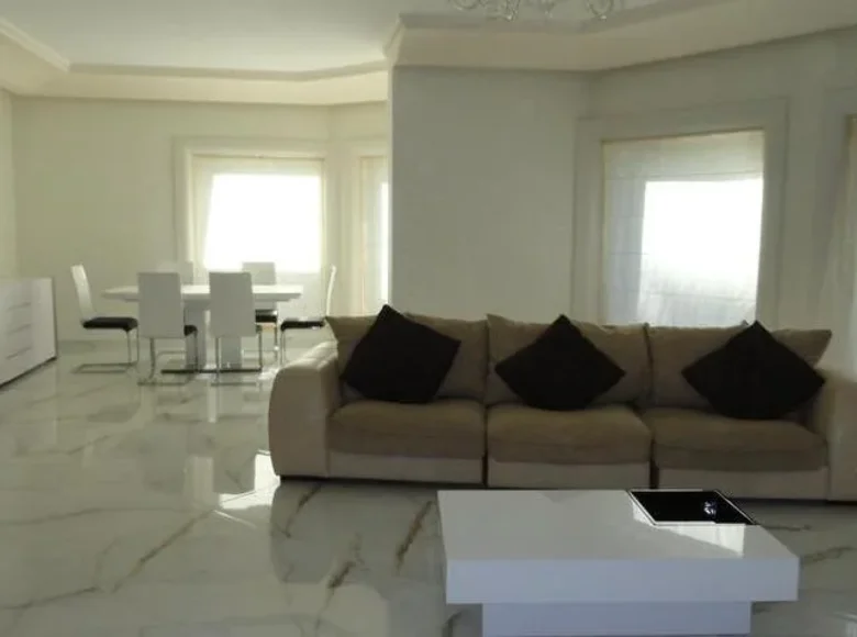 villa de 7 chambres 385 m² Jurmala, Lettonie