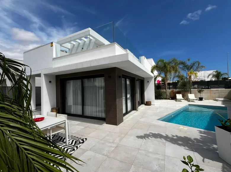 Villa de tres dormitorios 248 m² San Fulgencio, Španjolska