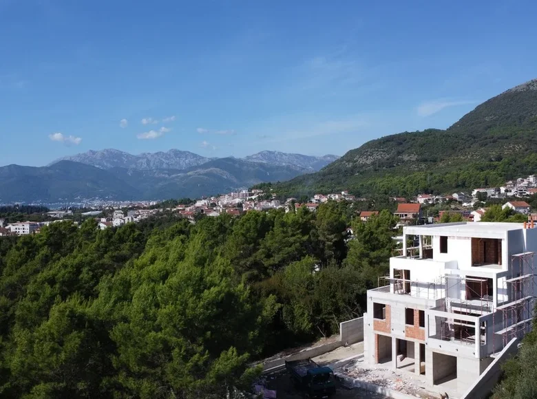 Mieszkanie 2 pokoi 90 m² Tivat, Czarnogóra