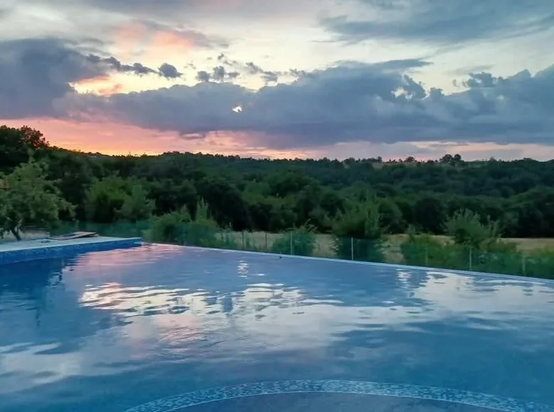 3-Schlafzimmer-Bungalow 132 m² Banya, Bulgarien