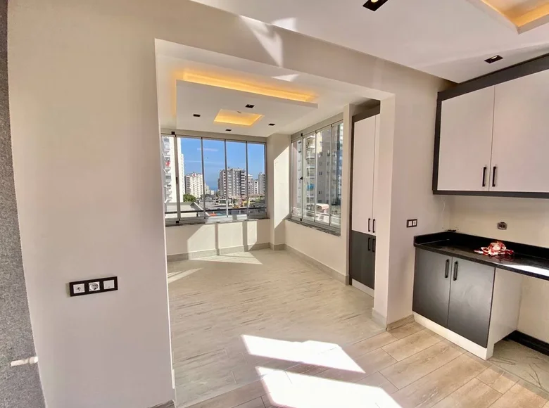2 bedroom apartment 130 m² Mezitli, Turkey