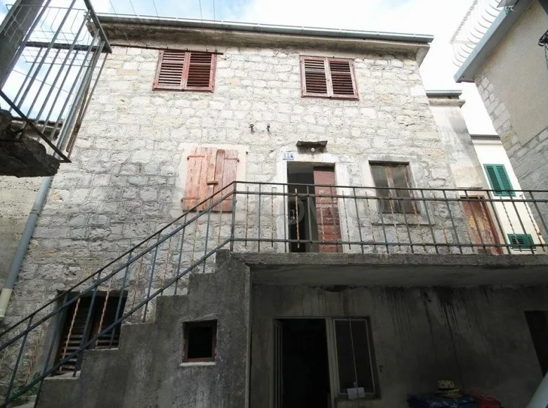 Casa 6 habitaciones 150 m² Kastel Novi, Croacia