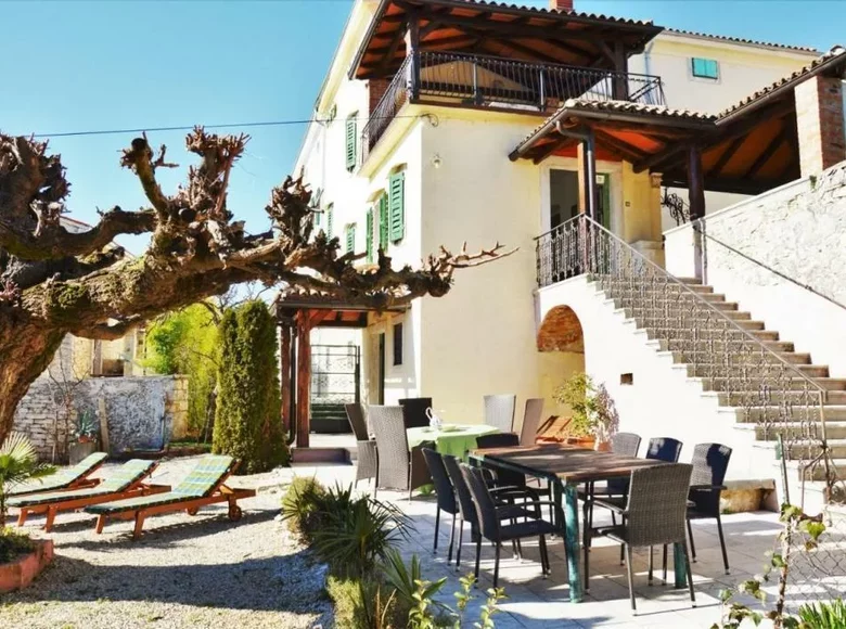 Villa 13 habitaciones 800 m² Porec, Croacia