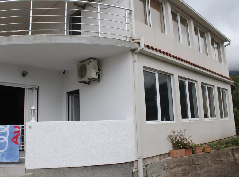 Casa 5 habitaciones 250 m² Montenegro, Montenegro