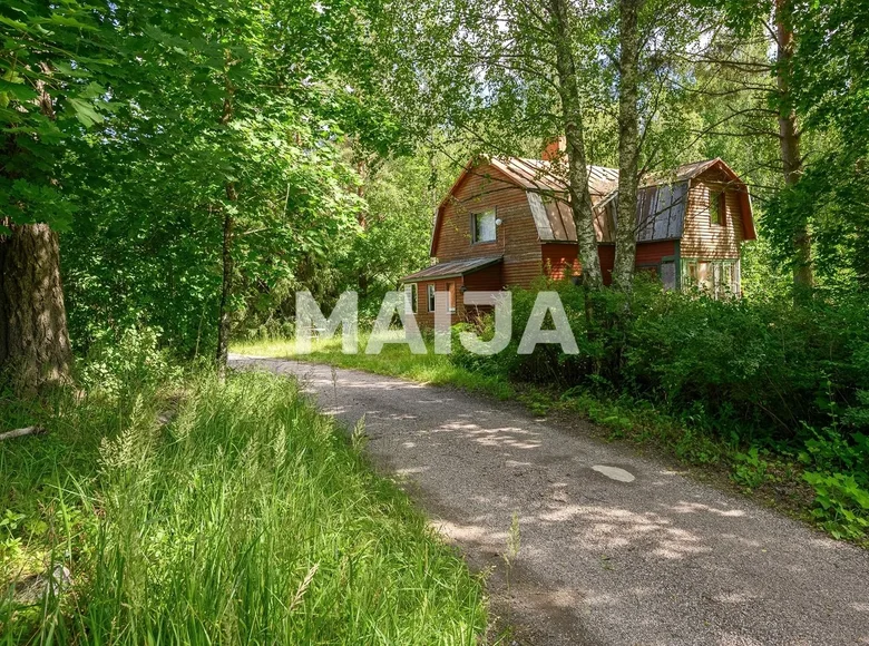 Atterrir  Kirkkonummi, Finlande