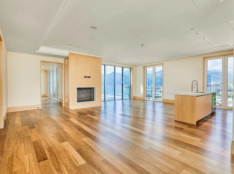 Mieszkanie 4 pokoi 318 m² Czarnogóra, Czarnogóra