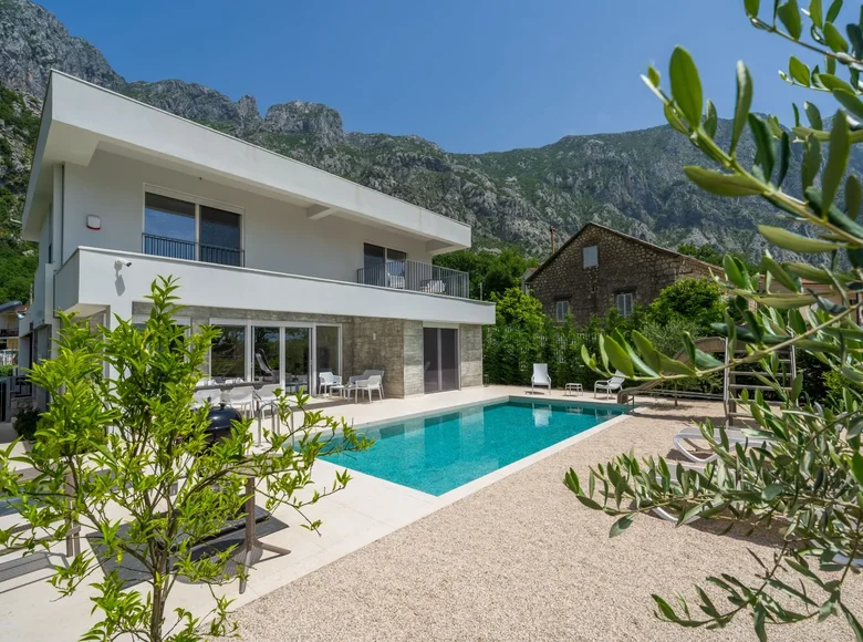 Villa 7 habitaciones 249 m² Donji Orahovac, Montenegro