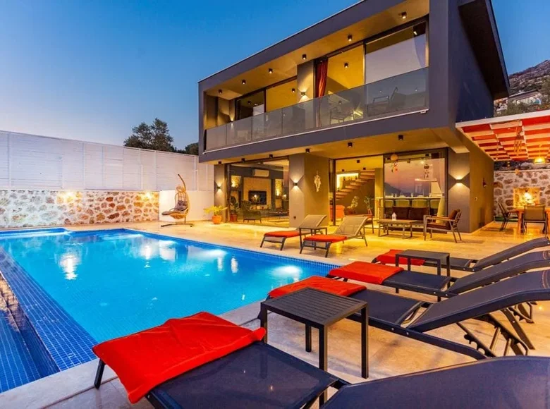 5-Schlafzimmer-Villa 400 m² Kalkan, Türkei