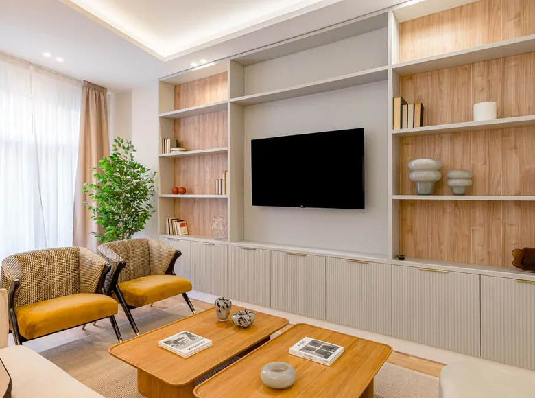 Mieszkanie 2 pokoi 99 m² Madryt, Hiszpania