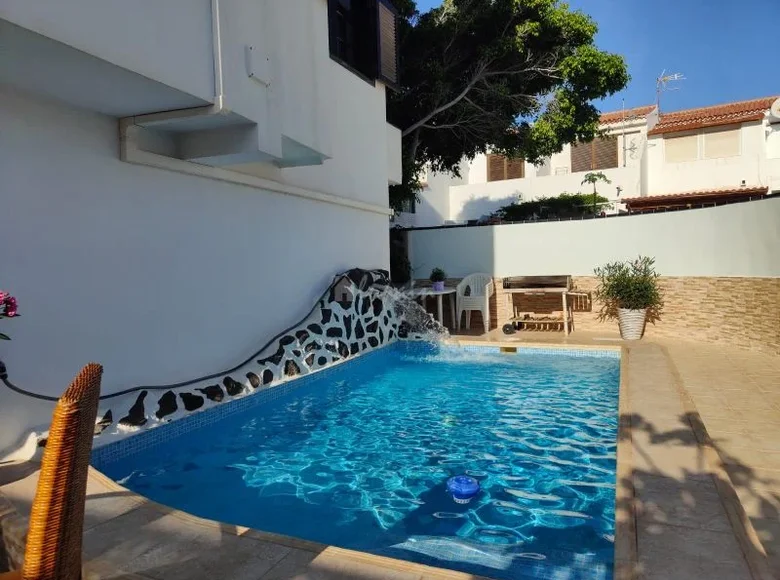 Mieszkanie 3 pokoi 137 m² Arona, Hiszpania