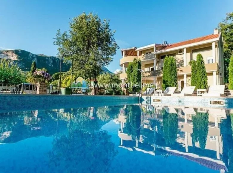 6 bedroom villa 396 m² Bar, Montenegro
