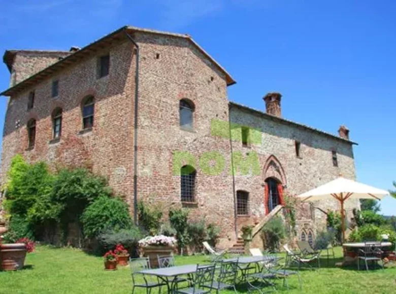 Commercial property 700 m² in Tuscany, Italy