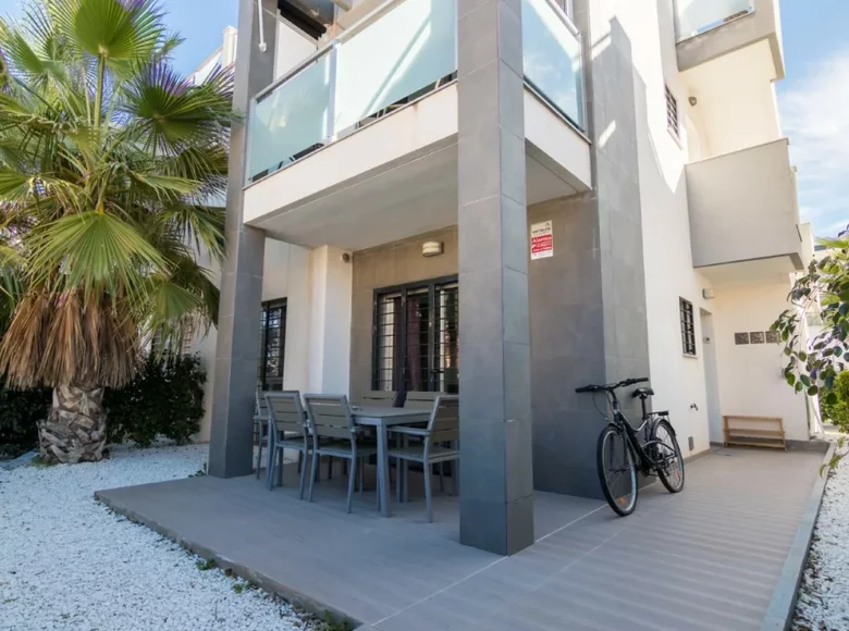 Mieszkanie 2 pokoi 67 m² Los Balcones, Hiszpania