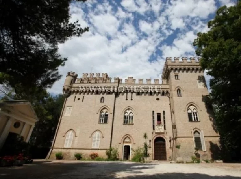 Zamek 1 200 m² Mediolan, Włochy