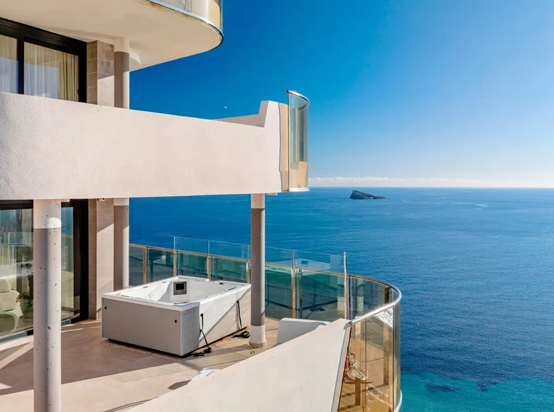 Mieszkanie 3 pokoi 119 m² Benidorm, Hiszpania