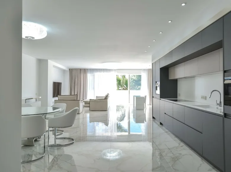 3 bedroom apartment  Marbella, Spain