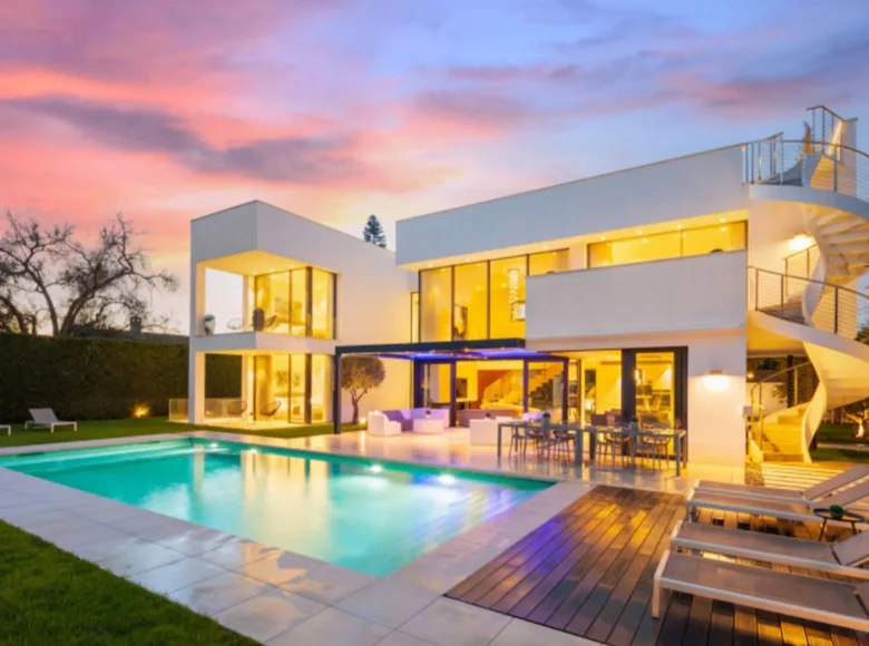 Haus 7 Schlafzimmer 587 m² Marbella, Spanien