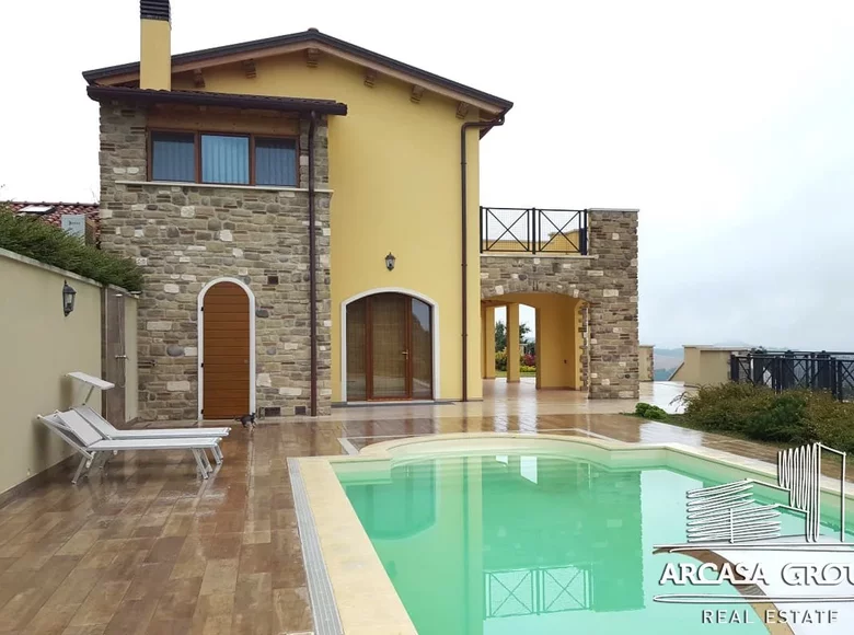 3 bedroom villa 370 m² Castrocaro Terme e Terra del Sole, Italy