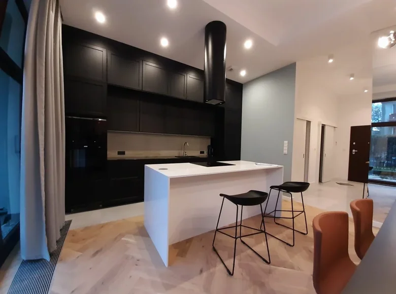 Wohnung 3 zimmer 94 m² in Warschau, Polen
