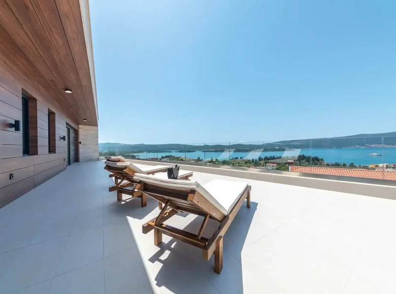 Villa 8 habitaciones 311 m² Tivat, Montenegro