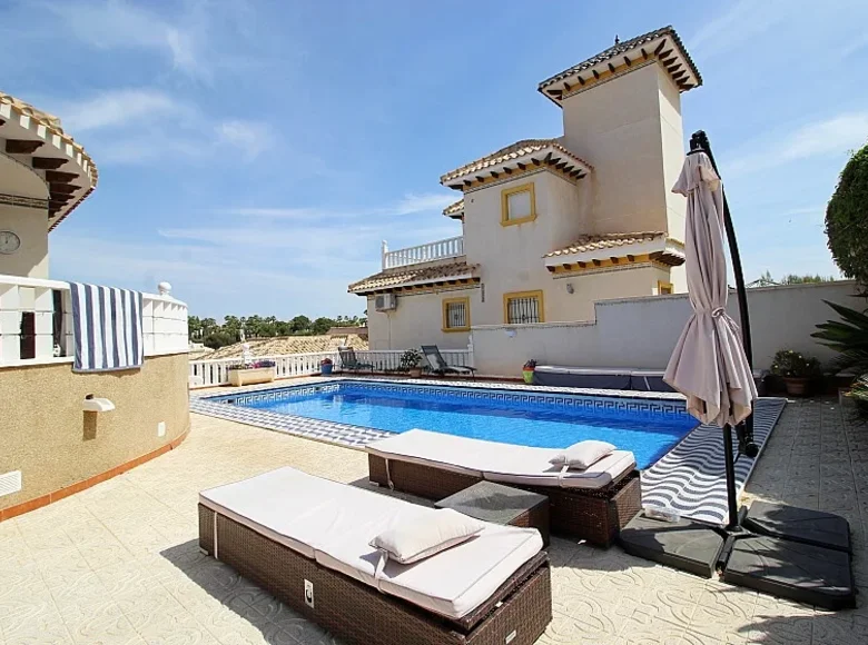 5-Schlafzimmer-Villa 187 m² Orihuela, Spanien