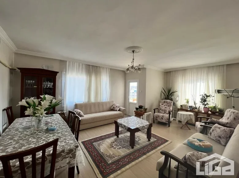 Mieszkanie 4 pokoi 135 m² Erdemli, Turcja