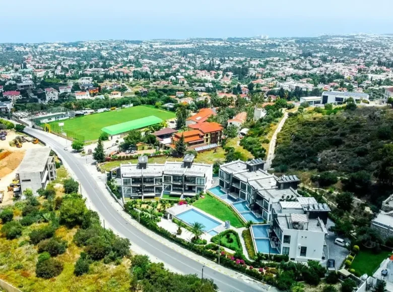 Mieszkanie 5 pokojów 230 m² Kyrenia, Cypr Północny