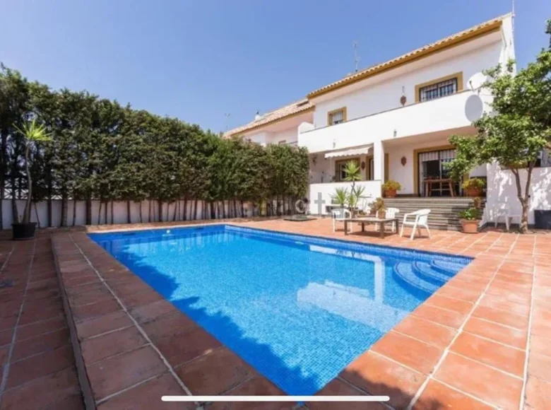 4-Schlafzimmer-Villa 440 m² San Pedro Alcantara, Spanien