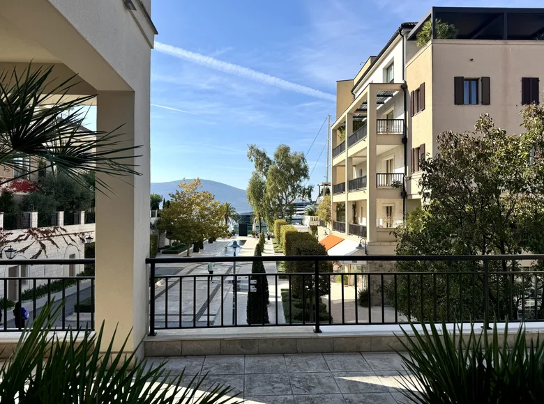 Appartement 2 chambres 117 m² Tivat, Monténégro