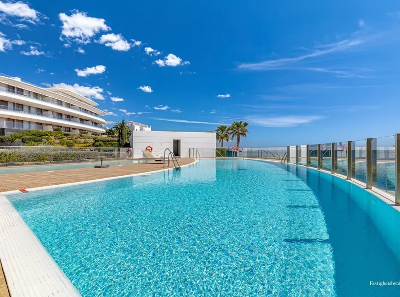 4 bedroom apartment 189 m² Estepona, Spain