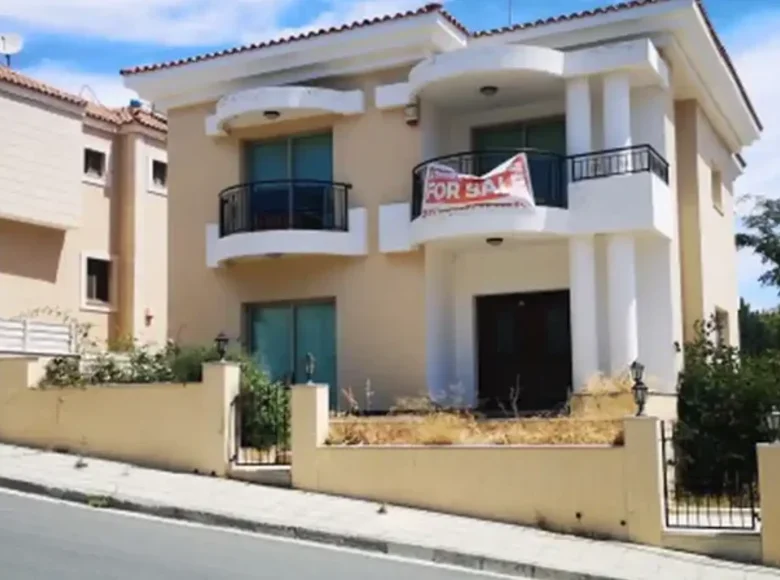 4 bedroom house  Mesa Geitonia, Cyprus