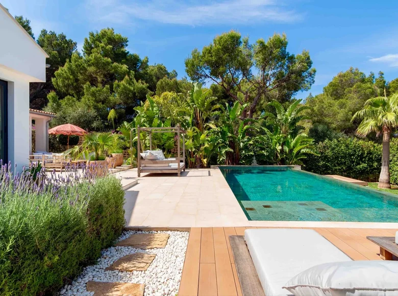 Zamek 4 pokoi 290 m² Santa Ponsa, Hiszpania
