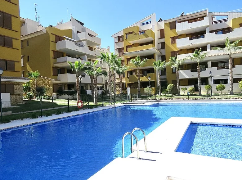 Mieszkanie 3 pokoi 107 m² Torrevieja, Hiszpania