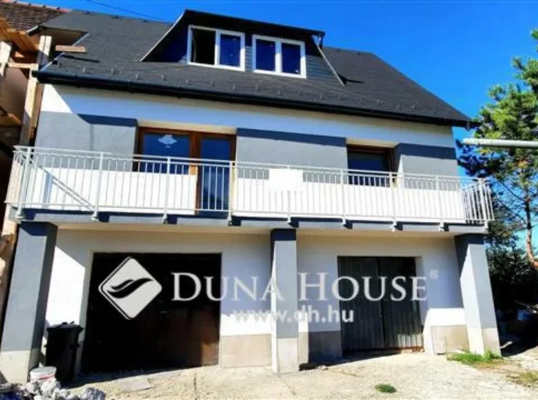 House 310 m² Biatorbagy, Hungary