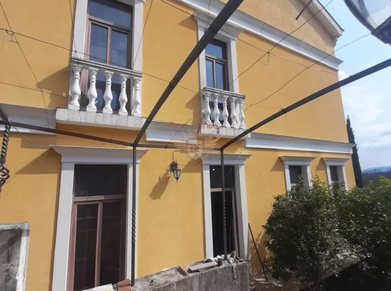 Haus 6 Zimmer 320 m² Tivat, Montenegro