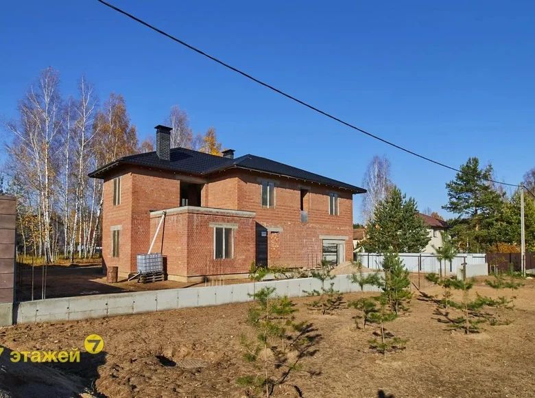 Casa de campo 326 m² Kalodziscanski sielski Saviet, Belarús