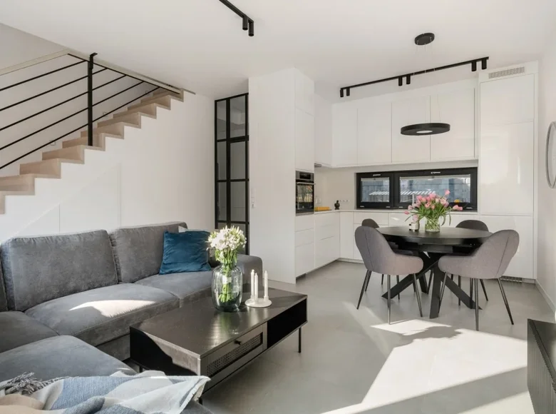 Квартира 144 м² Варшава, Польша