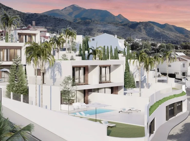 Villa de tres dormitorios 213 m² Nerja, Španjolska
