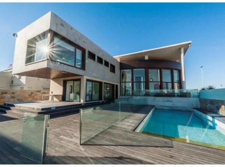 Villa de 4 dormitorios , Todos los paises