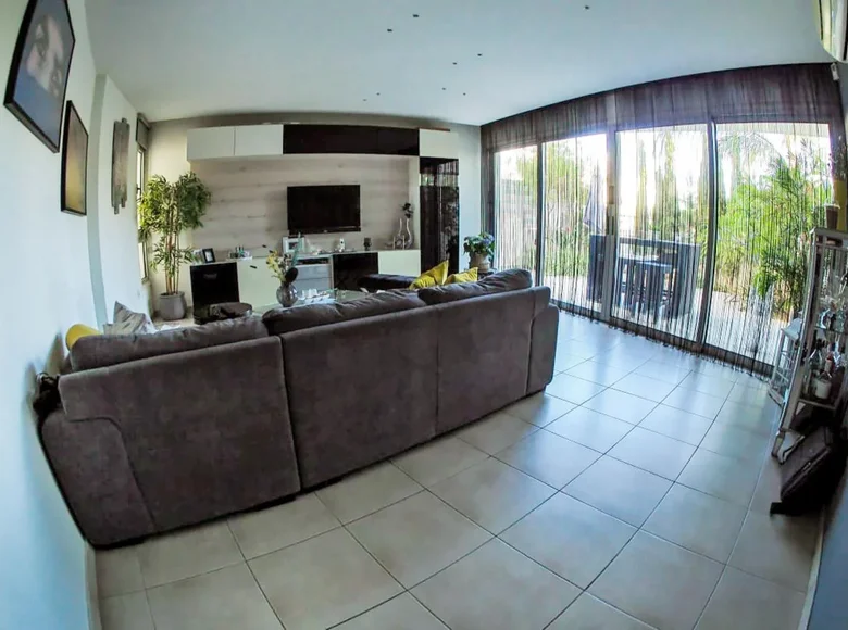 Mieszkanie 2 pokoi 88 m² Larnaka, Cypr