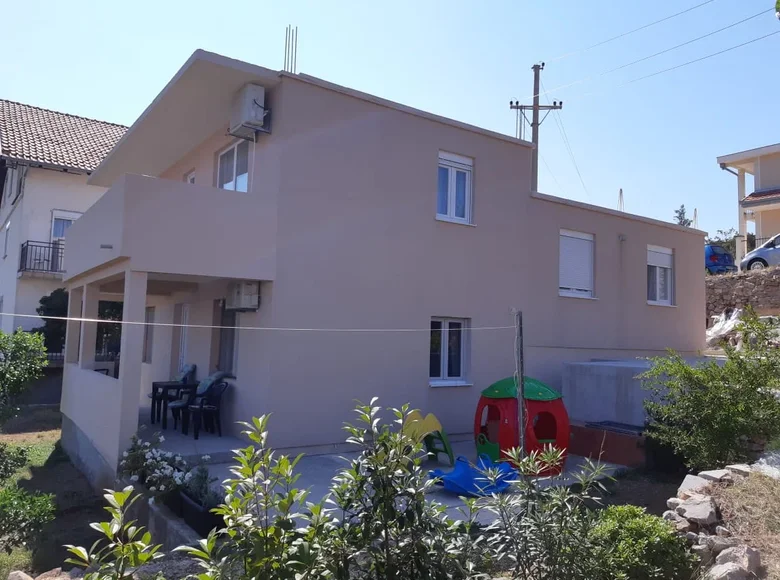 Дом 5 комнат 140 м² Радовичи, Черногория