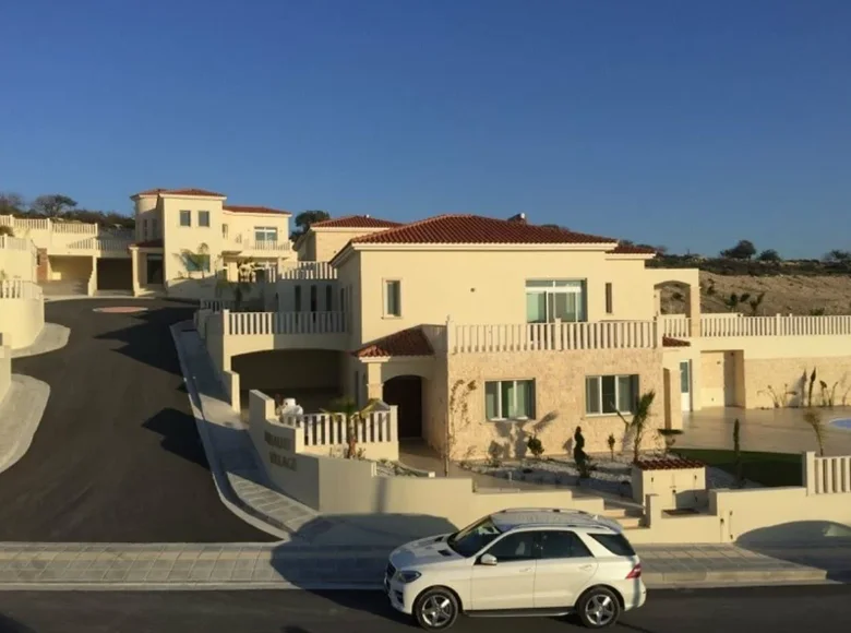 4 bedroom house 336 m² Peyia, Cyprus